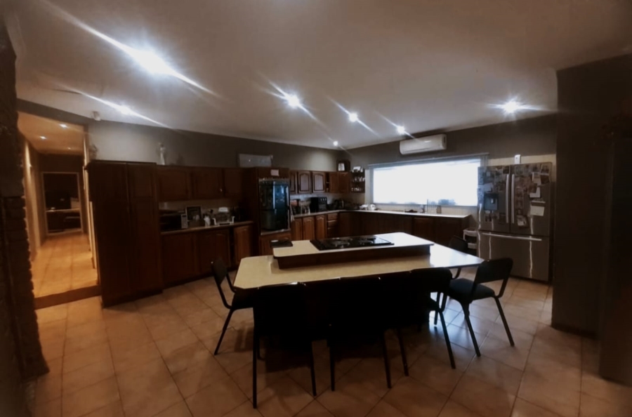 4 Bedroom Property for Sale in Safari Gardens North West